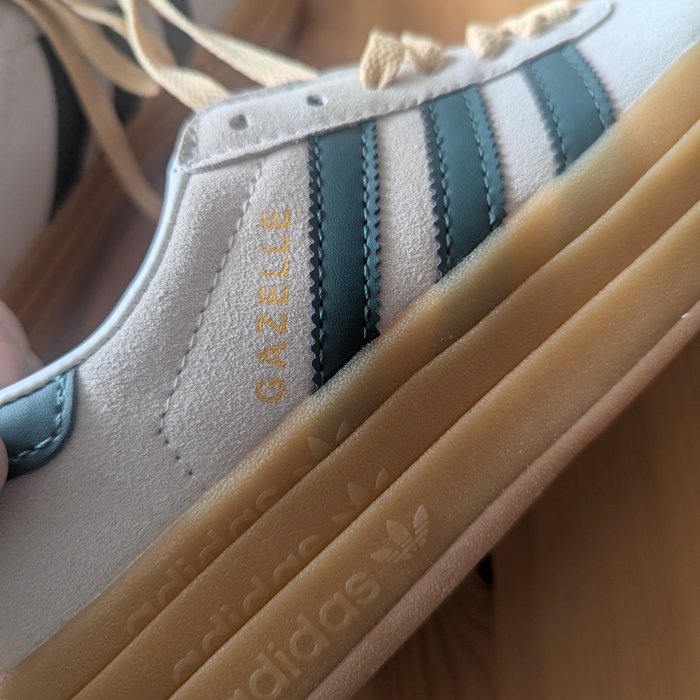 adidas cream and dark green suede platform sneakers - Picture 8 of 8